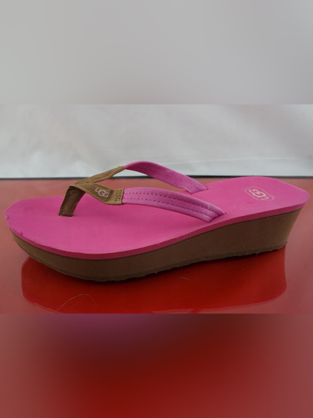 UGG Hot Pink Wedge Platform Flip Flop Sandals Tan Leather Accent Womens Size 8⁠